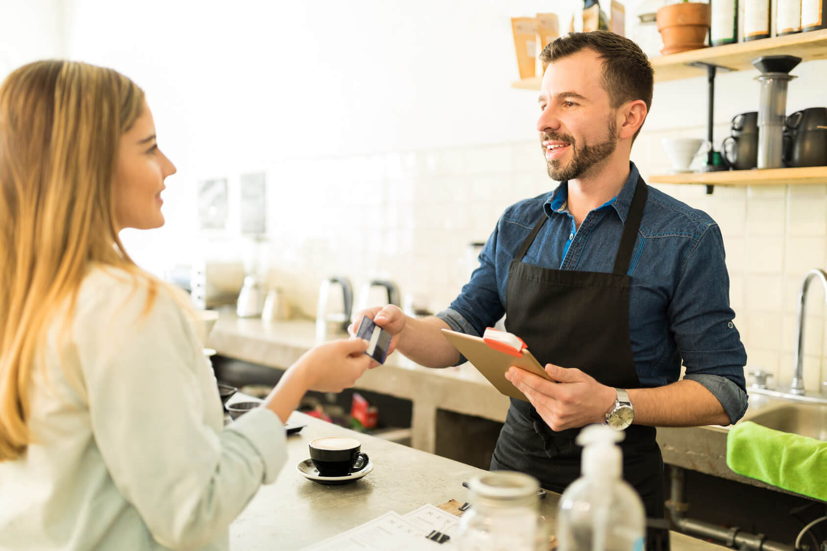 estratégia de atendimento, Qual Estratégia de Atendimento Prática Para Otimizar Tempo e Ganhar mais Clientes? Descubra!