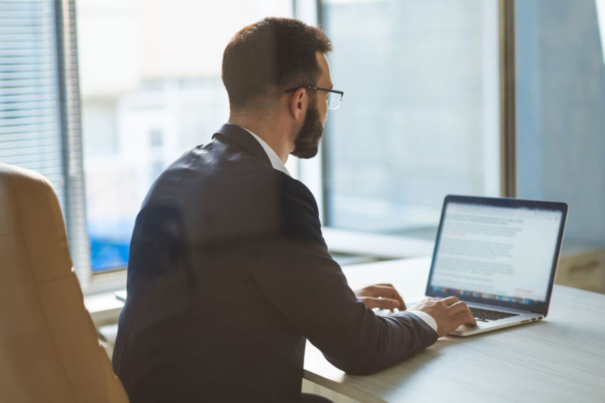 Leia mais sobre o artigo Qual melhor software jurídico do mercado?